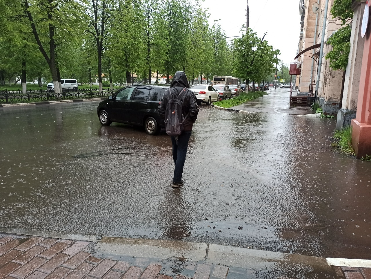 Жару сменят шторм и грозы: экстренное предупреждение от МЧС для ярославцев