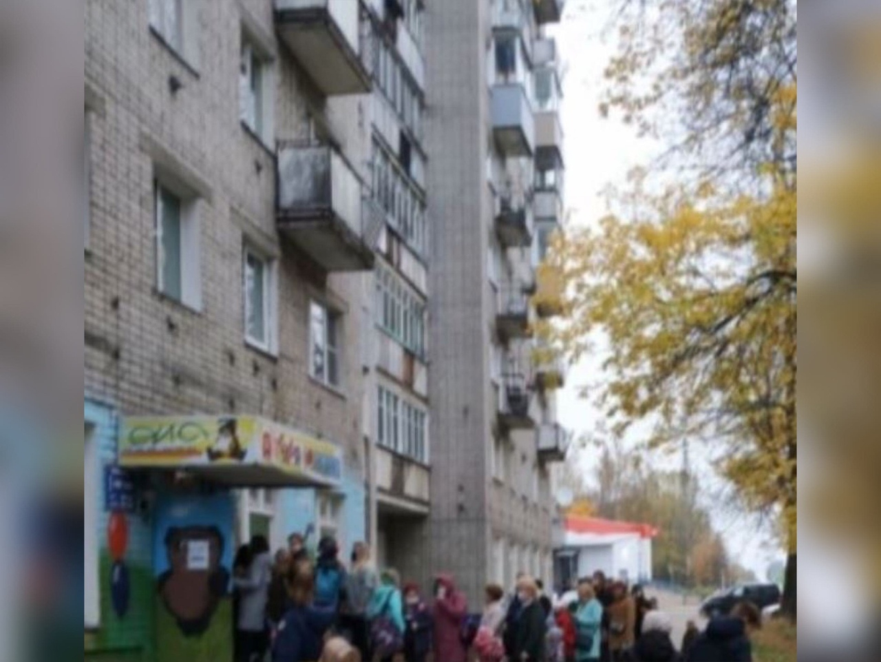 "Как в 90-е": дикие очереди выстроились в детскую поликлинику в Ярославле