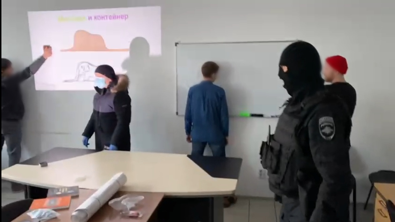 В Ярославле, во время масочных облав, накрыли участников лекции об активизме. Видео