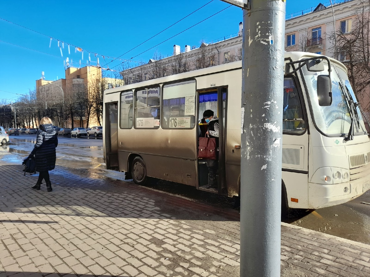 В общественном транспорте Ярославля установили новую систему оплаты