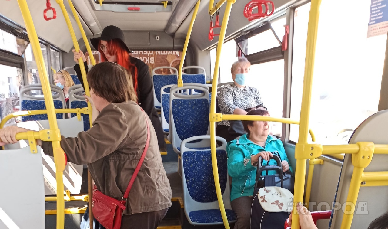 В автобусе Ярославля прорвало трубу: пассажиру обварило ноги