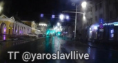 "Будьте осторожны на дорогах": ярославский гонщик протаранил три автомобиля в центре города