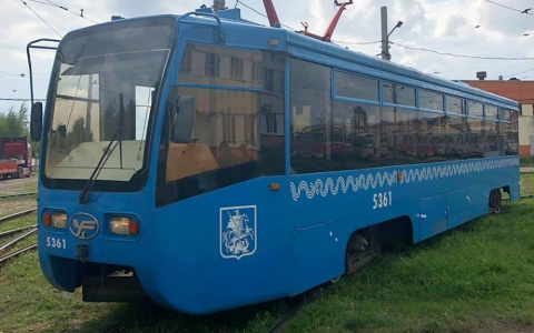 В Ярославль прибыли долгожданные трамваи из Москвы: рассматриваем их изнутри