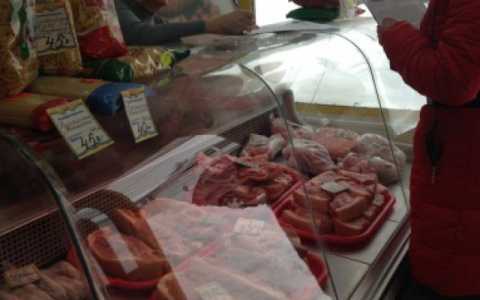 Просроченное мясо продавали в крупной сети магазинов Ярославля