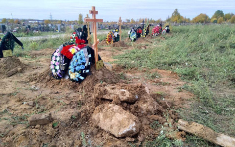 Плывущие кресты засыпали песком в Ярославле: эффект «Pro Города»