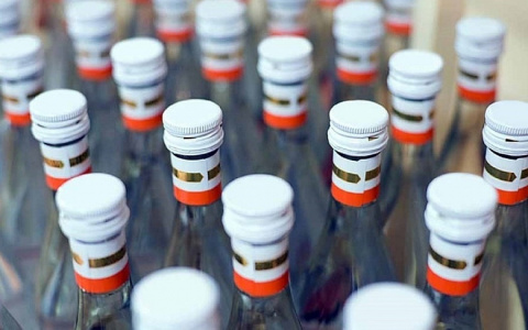 В Брагино нашли сотни бутылок "паленого" алкоголя: где им торговали