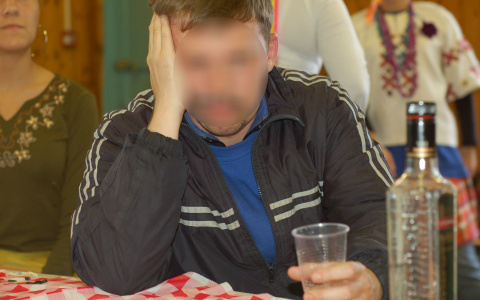 Ворвались с молотком: двое молодчиков дерзко начали пьянку в Ярославле