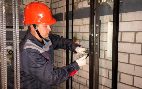 Мучаться еще долго: власти рассказали, почему не работают лифты в высотках Ярославля