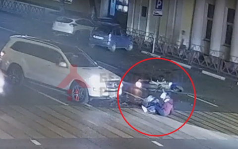 Девушка тянула байкера к себе: подробности страшной аварии в центре Ярославля