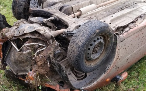 Погиб в перевернувшемся авто: подробности трагедии на трассе под Ярославлем