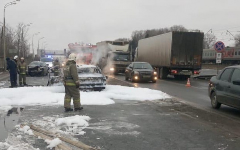 Личности погибших не установлены: ярославцы сгорели заживо на дороге