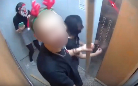 «Слабоумие или отвага»: ярославцы разгромили лифт в новостройке. Кадры
