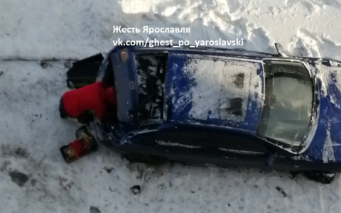 В Ярославле погибла школьница, выпав с 19 этажа на припаркованное авто