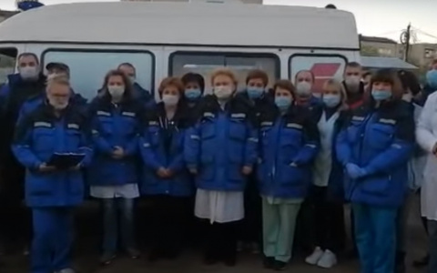 "Пытались скрыть опасные симптомы": после видео для Путина нашли нарушения по выплатам врачам в Угличе