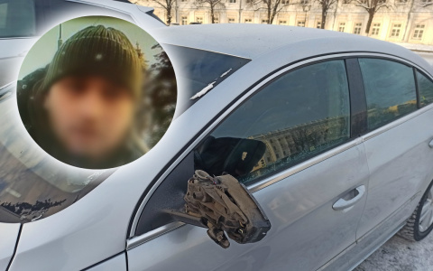 "Начался какой-то ад": в Ярославле водитель разбил зеркало ногой подрезавшему авто