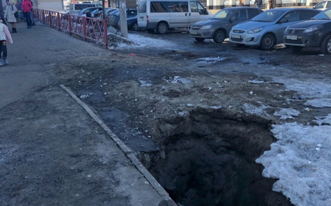 «Весь город под землю уйдет»: у ярославского автовокзала открылся «портал в ад»