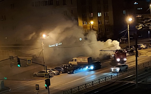 Клубы дыма и взрывы в Брагино: что произошло